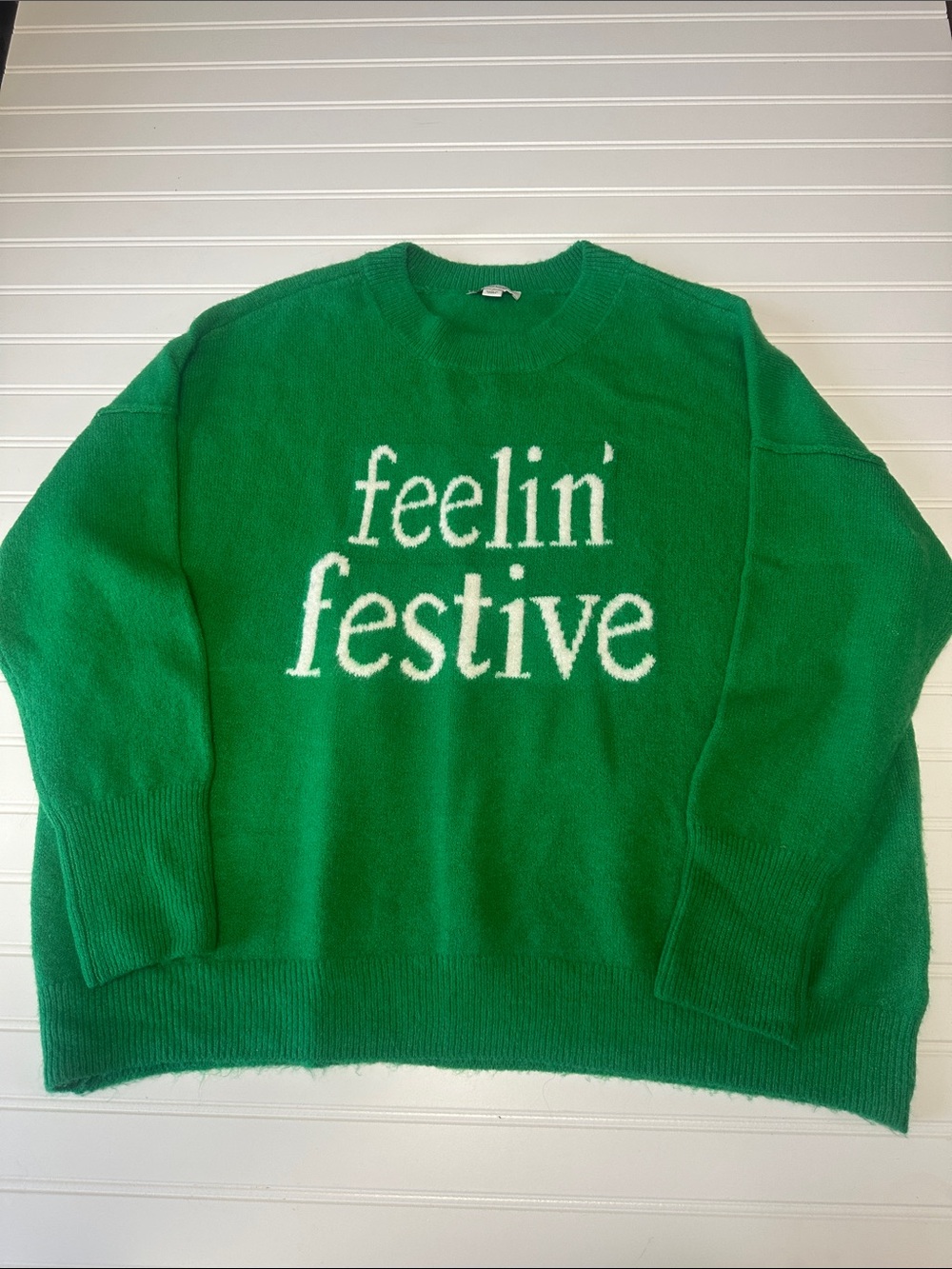 CeCe Feelin’ Festive Green Holiday Christmas Crewneck Sweater